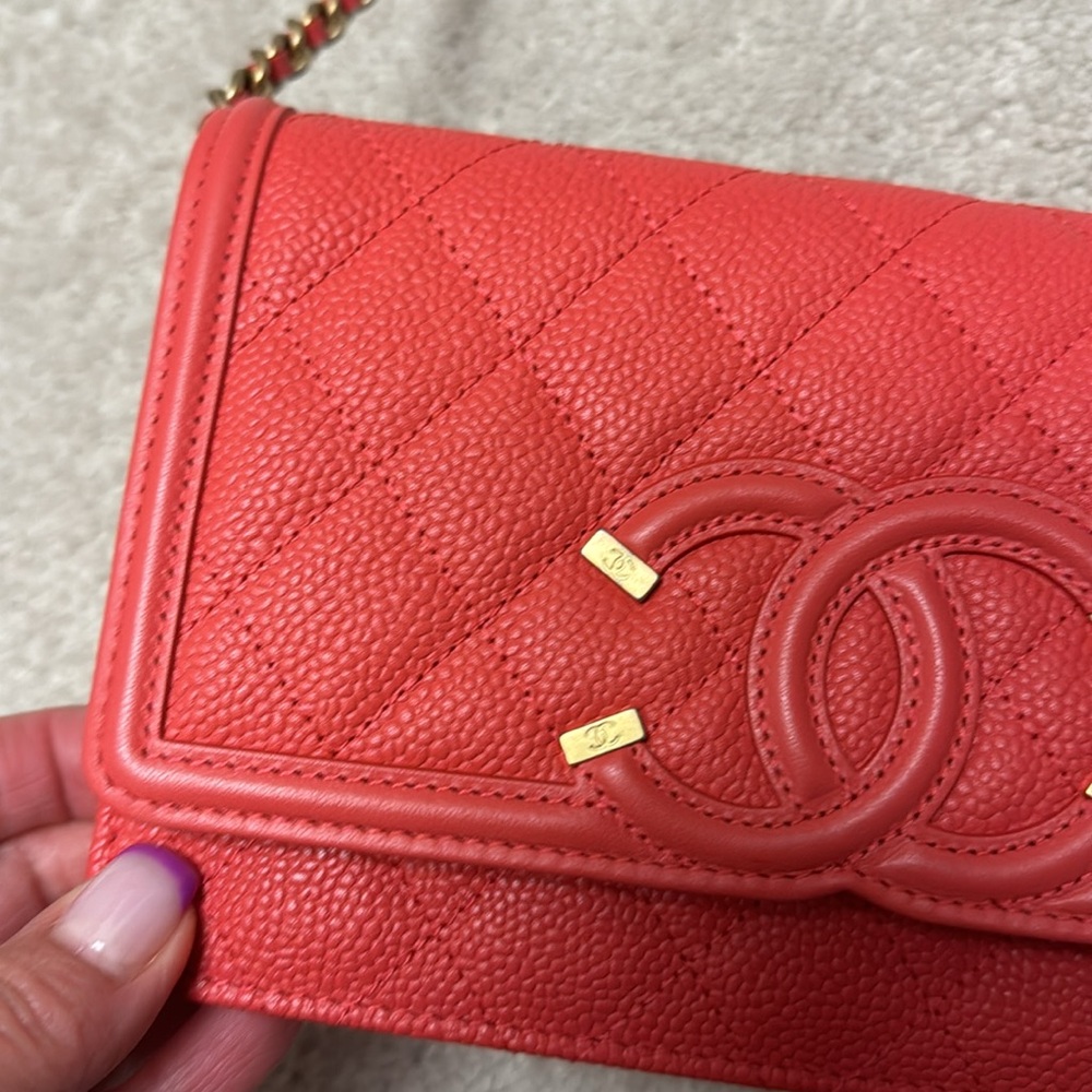 Chanel wallet on a chain - Picture 5 of 8